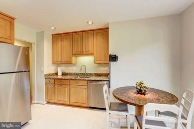 14917 Talking Rock Ct, North Potomac, MD 20878 - photo 5