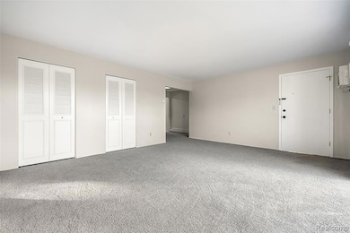 2859 E Maple Rd unit 15, Birmingham, MI 48009 - photo 3