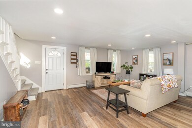 524 W Main St, Palmyra, PA 17078 - photo 4