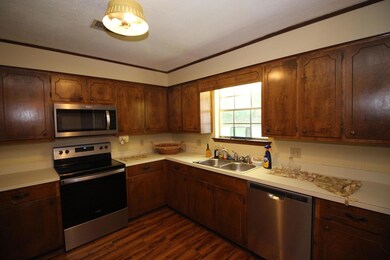 42 Clairmont Cir, Laurel, MS 39440 - photo 7