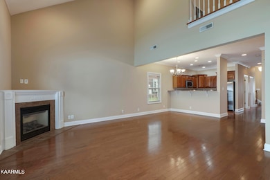 07_YorklandWay_ 648_Living-Dining04