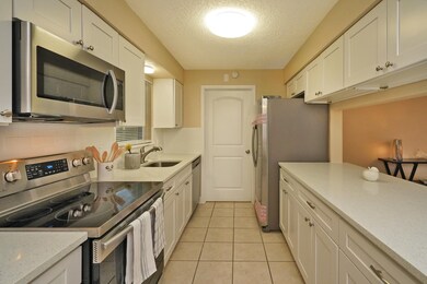 1420 E Stetson Dr-17