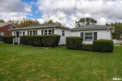 2338 W 3rd St, Davenport, IA 52802 - photo 2