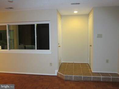 1954A Villaridge Dr unit A, Reston, VA 20191 - photo 4