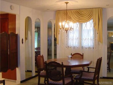 Dining Room. Formal Dining Room  10 x 10  has neut