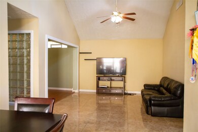 13215 Pebblewalk Cir N, Houston, TX 77041 - photo 5
