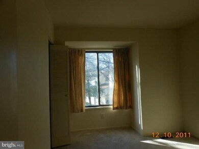 13 Sparrow Valley Ct, Montgomery Village, MD 20886 - photo 6