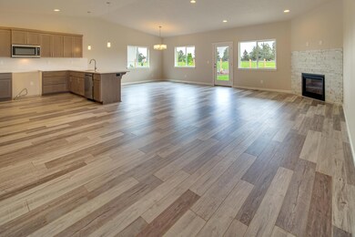 4876 SW Zenith Ave, Redmond, OR 97756 - photo 3