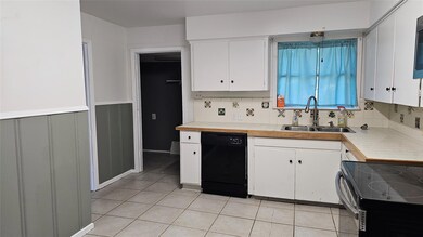 104 W Russell Ave, Bonham, TX 75418 - photo 3