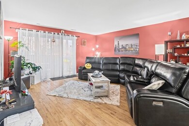 4704 Euclid Ave unit 1B, Rolling Meadows, IL 60008 - photo 3