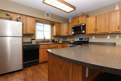 2406 Loma St, Cedar Falls, IA 50613 - photo 2