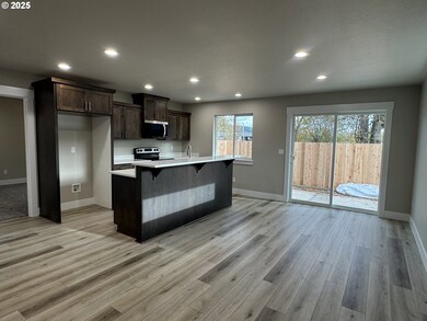 220 Miller St, Sutherlin, OR 97479 - photo 6