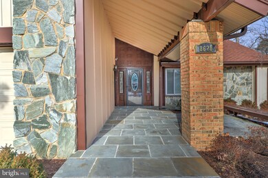 8628 Reseca Ln, Springfield, VA 22152 - photo 2