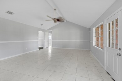 10818 Overlea Dr, Houston, TX 77089 - photo 4