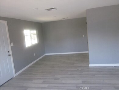 332 N Lyon Ave unit 111, Hemet, CA 92543 - photo 4