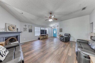 310 Dalhart Ct, Weatherford, TX 76086 - photo 7