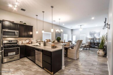 10717 Troy Aikman Dr, El Paso, TX 79924 - photo 2