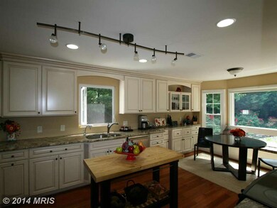 11939 Riders Ln, Reston, VA 20191 - photo 4