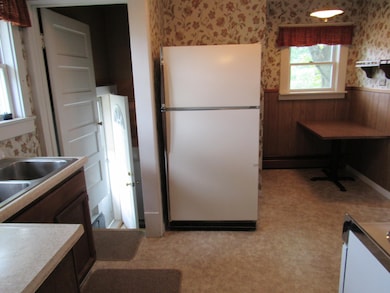 513 N 10th St, Niles, MI 49120 - photo 4