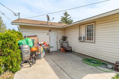 3415 SW 26th St, Redmond, OR 97756 - photo 6