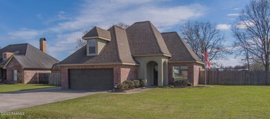 Front Of House Right_