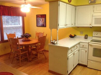 1411 S 18th St, Grand Forks, ND 58201 - photo 5