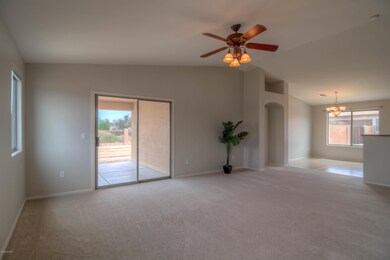 7 Living Room photo a