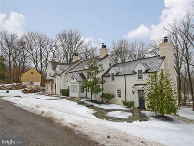 812 Maplewood Rd, Wayne, PA 19087 - photo 2