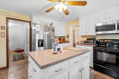 39 Old Sawmill Rd, Bedford, NH 03110 - photo 7