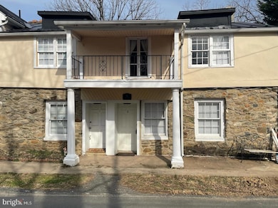 11 N Jay St unit 2, Middleburg, VA 20117 - photo 2