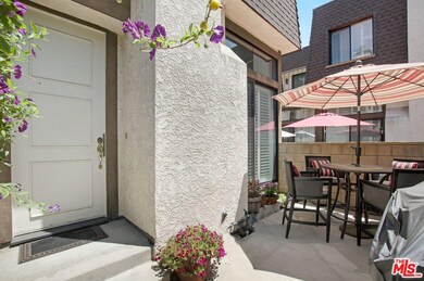 13913 Riverside Dr, Sherman Oaks, CA 91423 - photo 2