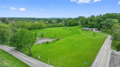 884 Linden Rd, Eighty Four, PA 15330 - photo 5