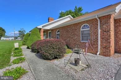 4717 Heckman Dr, Saint Thomas, PA 17252 - photo 2