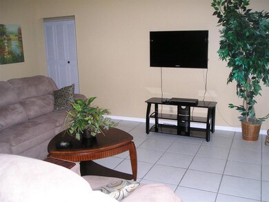 2011 D S Seacreast Blvd Living room
