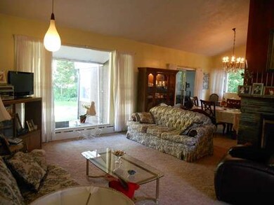 19 Floral Cir, Waltham, MA 02452 - photo 5