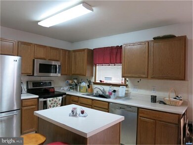 85 Versailles Ct, Newark, DE 19702 - photo 2