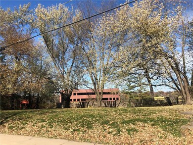 2600 E Grand Ave, Des Moines, IA 50317 - photo 2