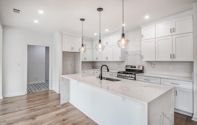 1781 Forrest Ave, Memphis, TN 38112 - photo 7