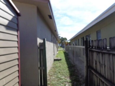 2209 Forrest St, Hollywood, FL 33020 - photo 4