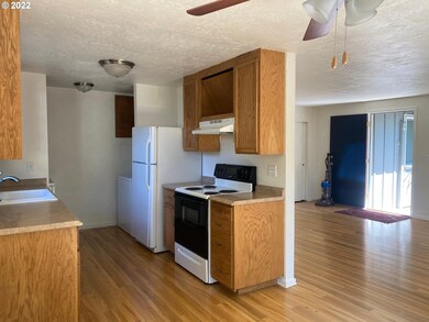 1625 Linnea Ave, Eugene, OR 97401 - photo 2