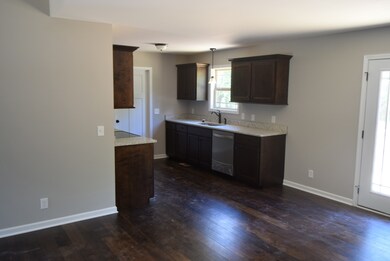 1526 S Spring St, Manchester, TN 37355 - photo 2