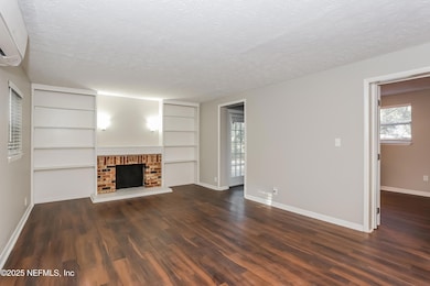 001-photo-living-room-12232184