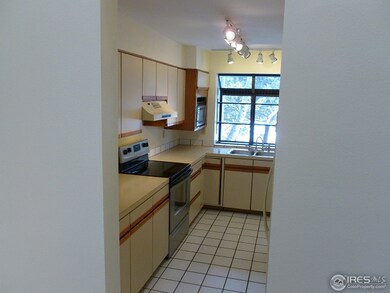 Kitchen w/Ceramic Tile Floor