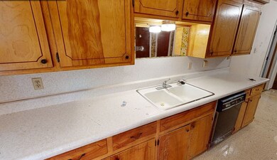 701 Circle Way, Alvin, TX 77511 - photo 3