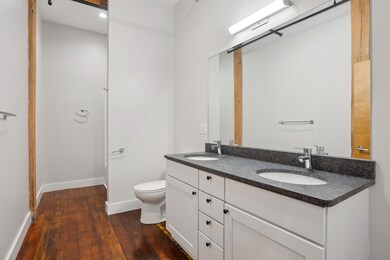 Stunning Unit 15-303