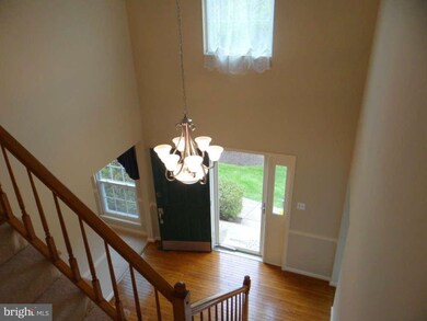 1568 Kingstream Cir, Herndon, VA 20170 - photo 2