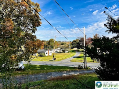 427 Walnut Dr, Northampton, PA 18067 - photo 4