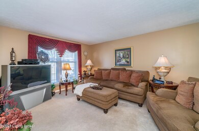 8306 Cloverport Dr, Louisville, KY 40228 - photo 4