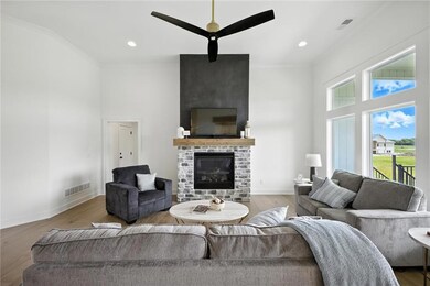 1807 Halls Creek Ave, Raymore, MO 64083 - photo 5