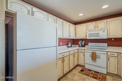 Fully Equipped Chef's Kitchen